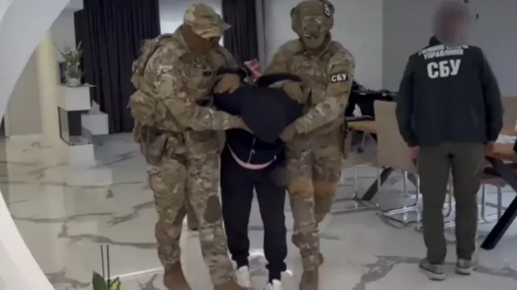Ukraine arrests two over alleged Hungarian spy plot