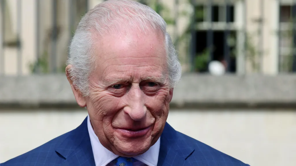 King sends heartfelt message to fellow cancer patients