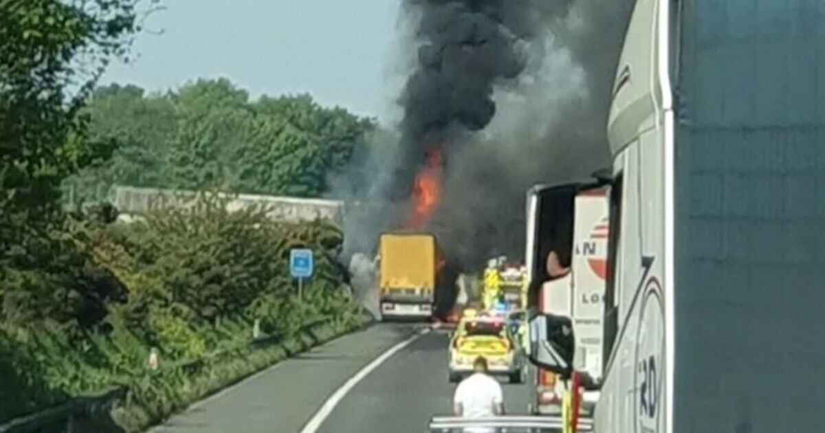 M20 fire LIVE: Traffic at complete standstill as lorry erupts into flames