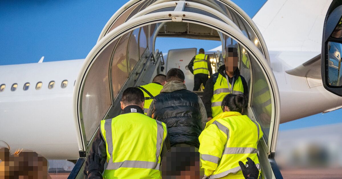 Huge deportation plan would see 400,000 migrants sent home - and £10bn saved