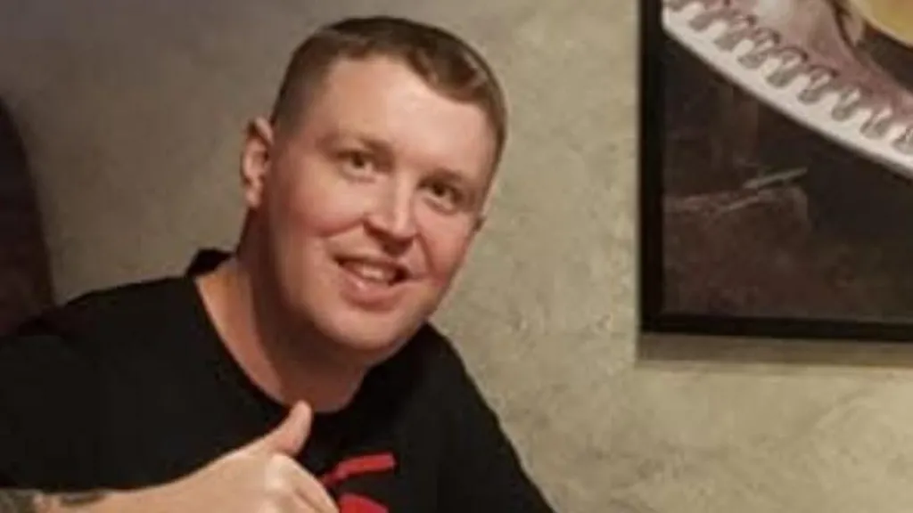 Brother of missing Belfast man flying to Paris to continue search