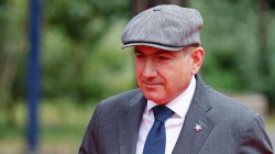 Armenia&#039;s PM offers to expose himself in escalating Church row