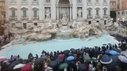 Tourists to face €2 fee to get near Rome's Trevi Fountain