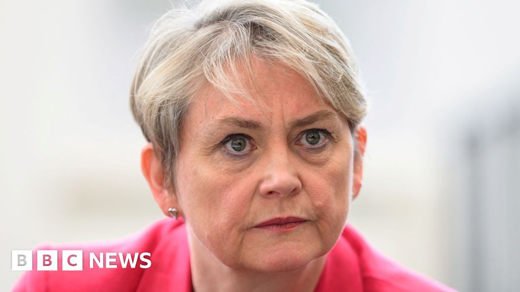 Guidance for police on sharing suspects&#039; ethnicity must change, home secretary says