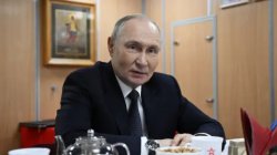 Putin floats idea of UN-led government in Ukraine