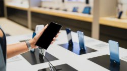 Trump exempts smartphones and computers from new tariffs