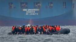 UK and France in talks over migrant returns deal