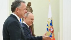 Steve Rosenberg: All smiles in the Kremlin as Putin sits down with Trump&#039;s deal-maker