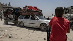 Israeli forces besiege Gaza hospital as Hamas offers truce terms