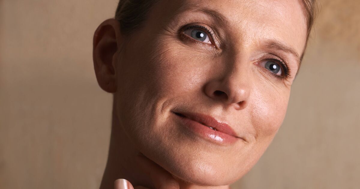 Amazon sagging skin gadget that 'tightens' face and neck now under £20