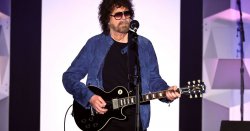 Jeff Lynne makes huge announcement after cancelling ELO gig last minute over illness