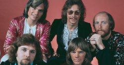 Dave Cousins dead: 70s rock legend and Strawbs frontman dies aged 85 after long illness