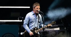 Noel Gallagher takes savage swipe at Royal Family during Oasis reunion tour
