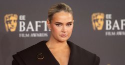 Molly-Mae Hague wows in casual snap as she shares gadget she’s ‘obsessed’ with