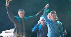 Horrified Oasis fans saw tragic moment fan plummeted to his death at Wembley