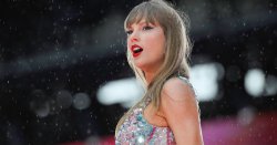 Taylor Swift gives update on dad Scott after health scare and major surgery