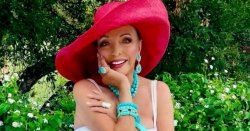 Joan Collins looks defies ageing in glamorous swimsuit pic on holiday