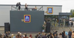 I watched Lewis Capaldi perform on Aldi roof – but one major thing left me distracted