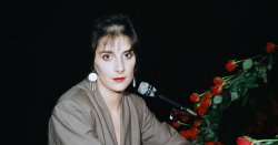 Enya issues devastating death announcement after famous sister dies