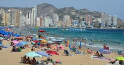 Brits in Benidorm urged to be wary of beach activity which could result in 'hefty fine'