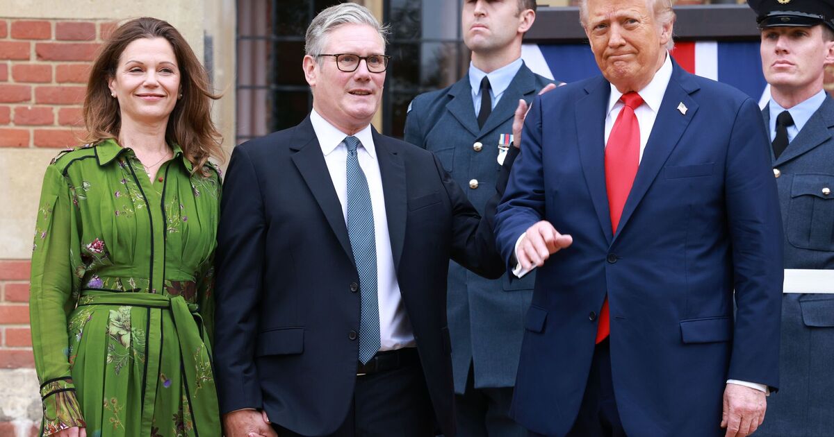 Body language expert spots one key sign Trump &#039;feels threatened&#039; by Starmer