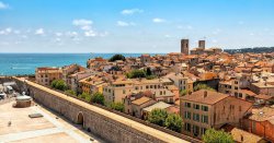 Beautiful European seaside town launches huge crackdown on Airbnb
