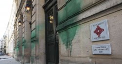 France&#039;s descent and shame captured <b class='text-danger'>perfectly</b> in horrifying antisemitic rampage
