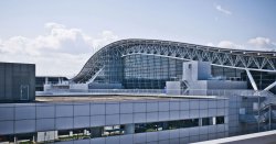The world&#039;s first artificial island airport that is now sinking into the sea