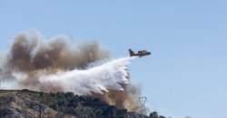 France wildfires LIVE: Water bomber helicopter deployed as major evacuation underway