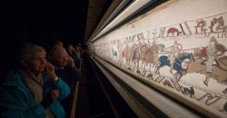 Macron&#039;s wretched Bayeux Tapestry gift belittles Starmer - it&#039;s almost admirable