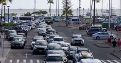 Chaos in Hawaii as locals gridlocked fleeing tsunami after huge 8.8 <b class='text-danger'>magnitude</b> earthquake