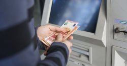 &#039;I&#039;m a <b class='text-danger'>travel</b> expert - avoid pressing 1 button on ATM to save you money&#039;