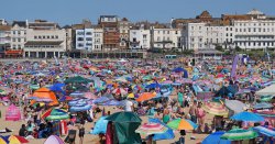 Rare amber health alert issued for large parts of UK as Met Office warns of 33C scorcher