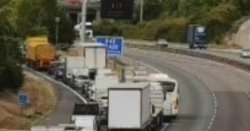 M40 traffic LIVE: Motorway closed with overturned vehicle crash causing delays