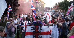 Migrant crisis LIVE: Bell Hotel in Epping to learn decision on housing asylum seekers
