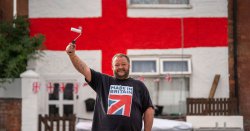 Dad spends 6 hours painting cross of St George on house after flag torn down