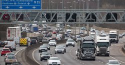 M25 traffic LIVE: Drivers face rush hour chaos on major motorway after horror crash