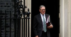 Keir Starmer in new crisis as top aide forced to quit over offensive Diane Abbott emails