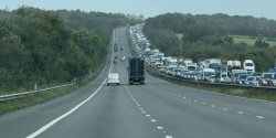 M4 traffic LIVE: Chaos as horror 70mph gales force motorway shut