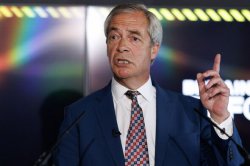 Nigel Farage delivers withering six-word Labour verdict after fresh migrant surge