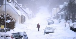 Snow maps show UK buried as far south as London as new 8<b class='text-danger'>9</b>cm blizzard hits