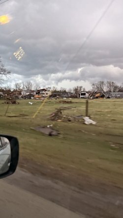 Baseball-sized hail pelts down as 'extremely dangerous' tornado confirmed in US