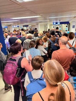 easyJet passengers 'vomiting' after 3-hour queues as Manchester flight departs