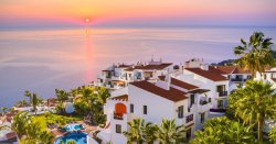 Crisis in Canary Islands as foreigners outnumber locals on Tenerife