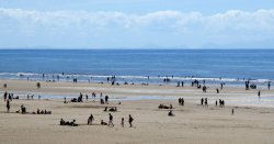 Parents sent warning by police after children go missing in UK seaside town