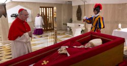 Pope Francis laid out in open coffin as funeral detail revealed
