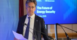 Huge blow to Ed Miliband as Reform councillors declare war on net zero plans