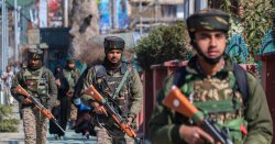 How Pakistan and India&#039;s armed forces stack up - one just quarter of the size