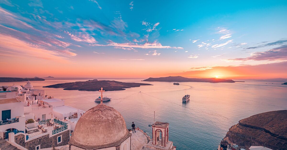 British tourists warned as new Mykonos and Santorini rules kick in