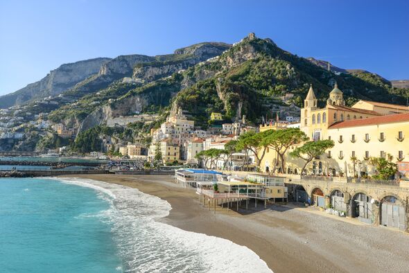 Tourist books &#039;hotel&#039; for Italian holiday but gets surprise of life when he arrives
